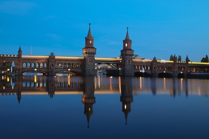 oberbaumbrücke am morgen