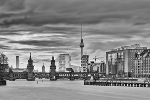 Stürmisch Oberbaunbrücke