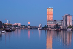 Vollmond über elsenbrücke